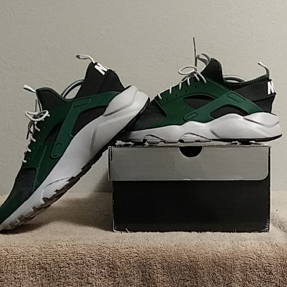 Nike Other - 🌀Air Huarache Run Size 12